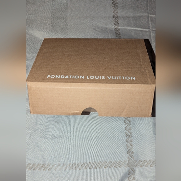 Louis Vuitton Foundation Playing Cards Two Decks with COA NIB - Picture 9 of 13